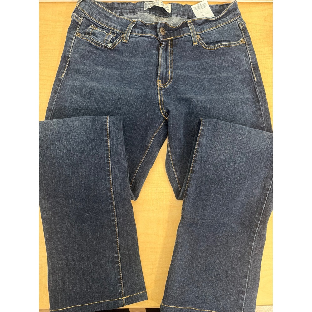 Signature by Levi Strauss & Co Womens Mid Rise Straight Leg Jeans Dark Wash 8L